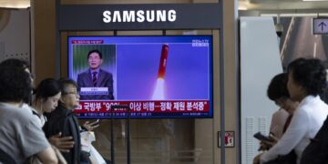 Corea del Norte lanza varios misiles balísticos al mar de Japón, según Seúl y Tokio