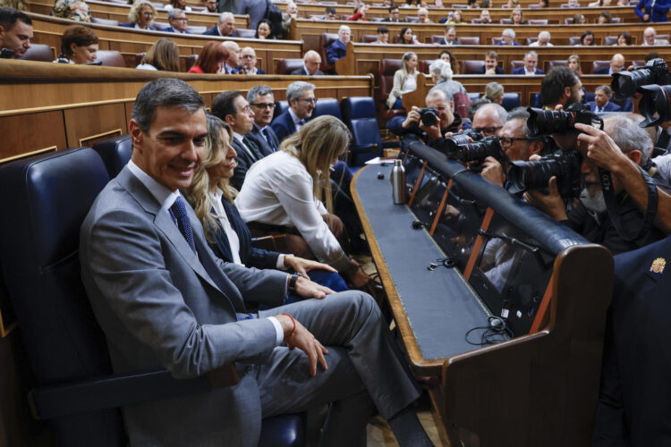 FOTO ARCHIVO. El presidente del Gobierno español, Pedro Sánchez, en el Congreso de los Diputados en Madrid el 2 de octubre de 2026. EFE/JJ Guillén