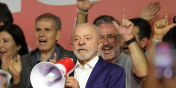 Lula cambia su estrategia electoral: videoselfis para movilizar a la militancia