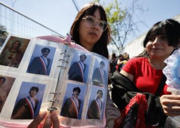 El ritual de los ‘freebies’, el fenómeno ARMY de los fans en Chile para el retorno de BTS