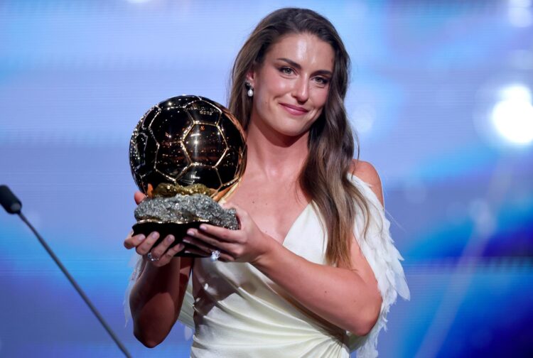 La española Alexia Putellas, jugadora del London City Lionesses, conquistó este lunes su tercer Balón de Oro. e el London Palladium Theatre, Gran Bretaña, Londres. EFE/EPA/TOLGA AKMEN