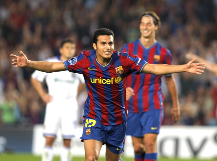 Fotografía de archivo del 29 de septiembre de 2009, en la que puede verse al entonces jugador del FC Barcelona Pedrito, durante un partido de Liga. EFE/Toni Albir