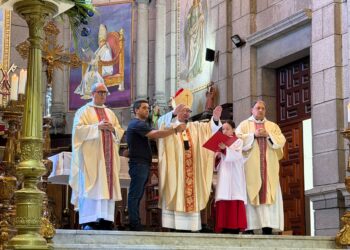 Mérida conmemoró su aniversario con misa solemne y ofrenda floral