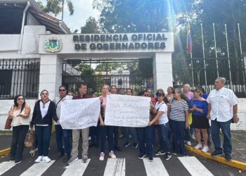 Táchira | Jubilados protestaron frente a la gobernación por suspensión del servicio de salud y beneficios laborales