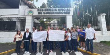 Táchira | Jubilados protestaron frente a la gobernación por suspensión del servicio de salud y beneficios laborales