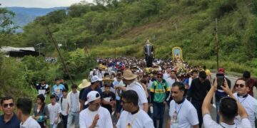 Cientos de jóvenes caminaron por la fe y la paz de Venezuela en la edición 43.ª de la peregrinación a Isnotú