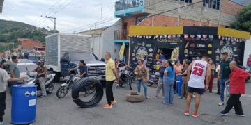 Mérida | Más de 50 familias protestan en Lagunillas tras 4 días sin luz