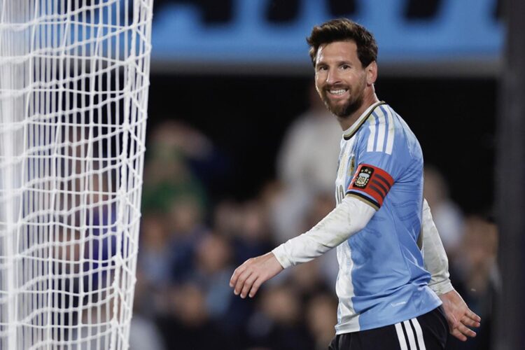 Lionel Messi de Argentina reacciona en un partido Amistoso Internacional entre Argentina y Benín. EFE/ Juan Ignacio Roncoroni