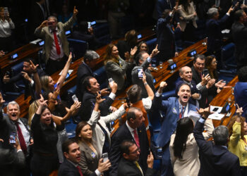 Brasil aprueba la semana laboral de cinco días en un triunfo de Lula previo a elecciones