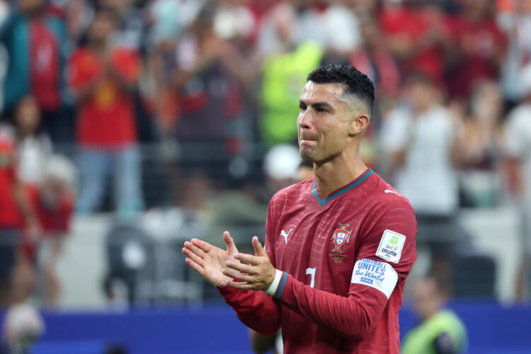 Foto de archivo de Cristiano Ronaldo de Portugal llorando al finalizar un partido, en julio pasado, de los octavos de final del Mundial de la FIFA 2026 entre Portugal y España en el estadio AT&T en Arlington (Estados Unidos). EFE/ Lavandeira Jr