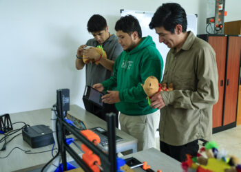 Capibot, un «robot capibara» desarrollado en Ecuador para apoyar a niños con autismo