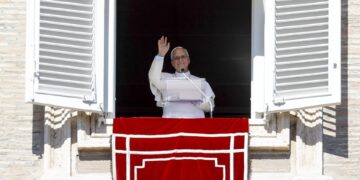 El papa llega al hospital Gemelli donde será operado de un nódulo pulmonar