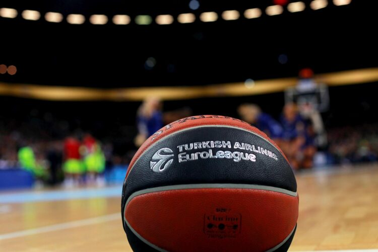 Balón con el logo de la Euroliga. EFE/EPA/TOMS KALNINS *** Local Caption *** 54780806