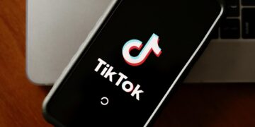 Fundador de TikTok bate récord de riqueza en China impulsado por IA, según ‘Forbes china’