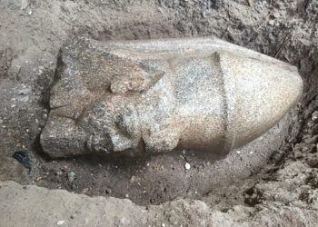 Hallan en Egipto dos estatuas que podrían pertenecer a Ramsés II tras aviso de ciudadano