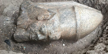 Hallan en Egipto dos estatuas que podrían pertenecer a Ramsés II tras aviso de ciudadano