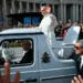 El papa retomó las audiencias y se subió al papamóvil tras su operación